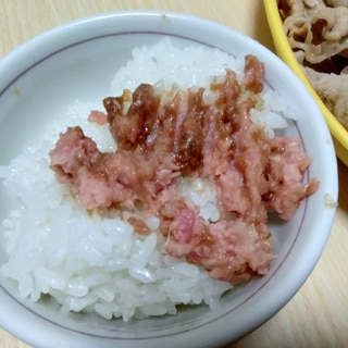 バター醤油まぐろ丼